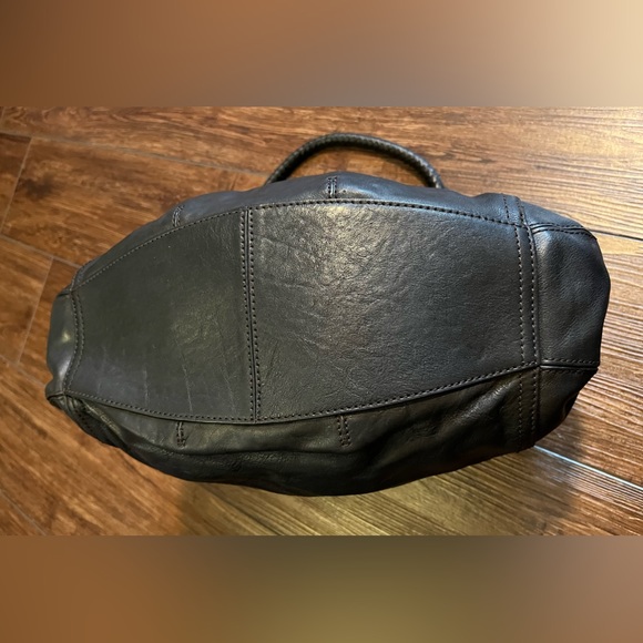 Cole Haan black chestnut spectator saddle unit leather bag. With original tag. - Picture 5 of 15